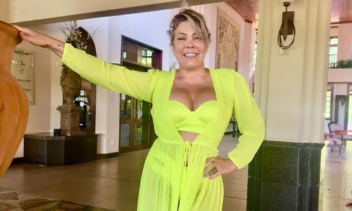 
          Imagem ilustrativa da imagem 'Meu caso foi um milagre', comemora Simony após exame de tratamento contra câncer
          