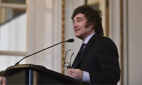 
          Imagem ilustrativa da imagem Milei convida papa a visitar Argentina após chamá-lo de "representante do mal"
          