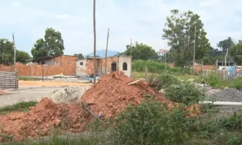 
          Imagem ilustrativa da imagem Motorista de aplicativo é assassinado a tiros em Guarapari
          