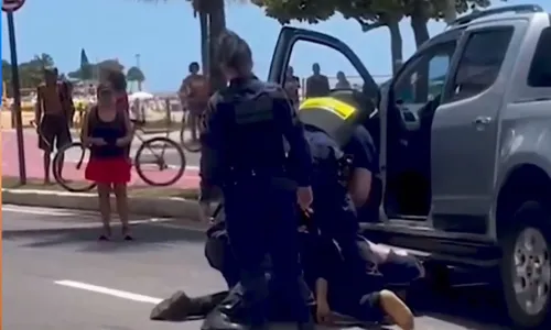 
          Imagem ilustrativa da imagem Motorista morde agente da Guarda Municipal e é detido em Vila Velha
          