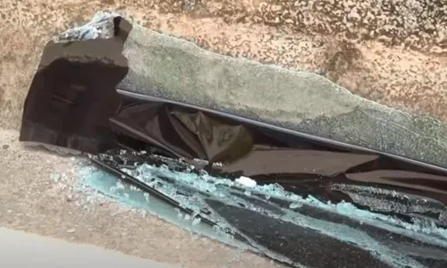 
          Imagem ilustrativa da imagem Mulher é atingida por bala perdida após tiroteio em Vila Velha
          