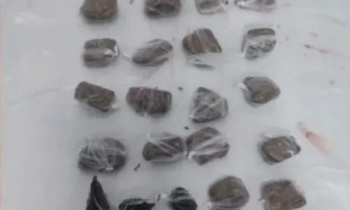 
          Imagem ilustrativa da imagem Mulher é presa ao tentar entrar em presídio do ES com drogas nas partes íntimas
          