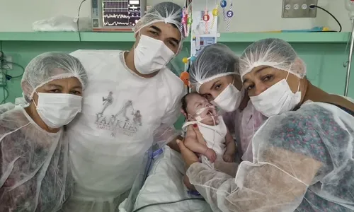 
          Imagem ilustrativa da imagem Na UTI desde que nasceu, filho de Zé Vaqueiro tem piora
          