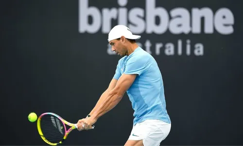 
          Imagem ilustrativa da imagem Nadal volta às quadras quase um ano depois com derrota nas duplas em Brisbane
          