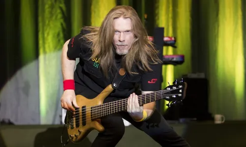 
          Imagem ilustrativa da imagem “Não quero virar  cover de mim mesmo”, diz Humberto Gessinger
          