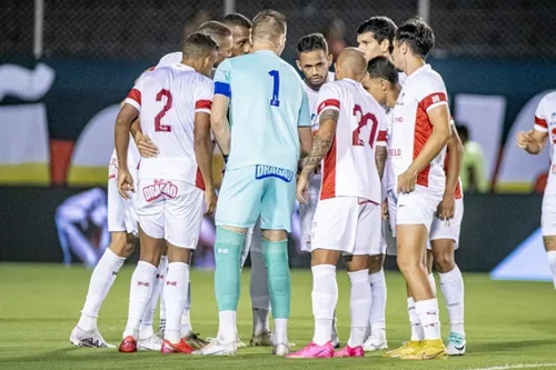 
          Imagem ilustrativa da imagem Náutico cede empate para Vitória/BA com gol sofrido no finalzinho do jogo
          