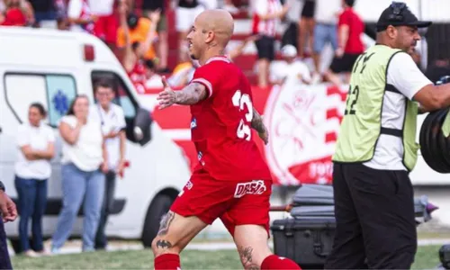 
          Imagem ilustrativa da imagem Náutico mantém o Santa Cruz com fome no Clássico das Emoções
          