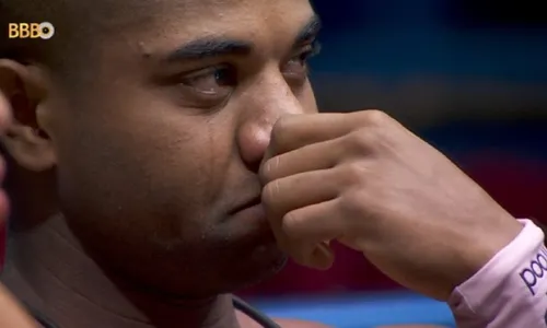 
          Imagem ilustrativa da imagem No 'BBB 24', Davi ganha bolsa para estudar Medicina e cai no choro
          