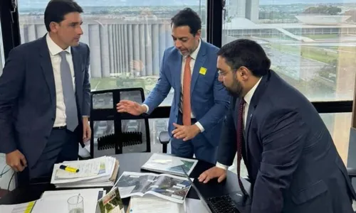 
          Imagem ilustrativa da imagem Novo líder do PSB se equilibra na crise entre Lula e Lira
          