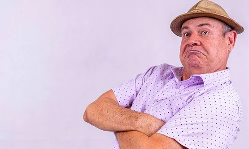 
          Imagem ilustrativa da imagem O riso é o melhor remédio: Zé Lezin no Patteo Olinda com "Uma noite de comédia"
          