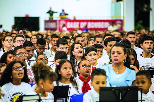 
          Imagem ilustrativa da imagem Oficina de libras e projeto Aprendiz  da ICM 
forma mais de 25 mil membros
          