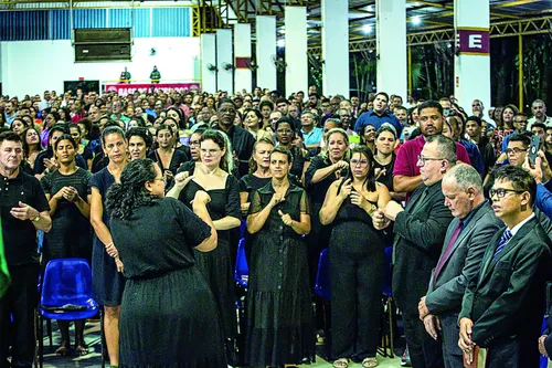 
          Imagem ilustrativa da imagem Oficina de libras e projeto Aprendiz  da ICM 
forma mais de 25 mil membros
          