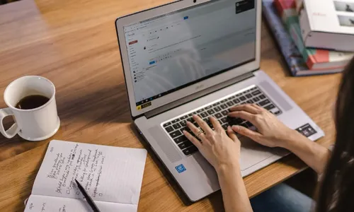 
          Imagem ilustrativa da imagem Padaria pode restringir uso de notebook por clientes? Entenda
          