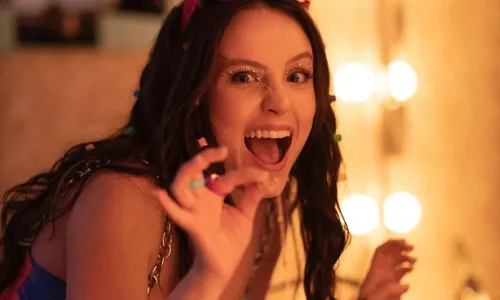 
          Imagem ilustrativa da imagem Para Larissa Manoela, um filme pode trazer leveza a dias ruins
          