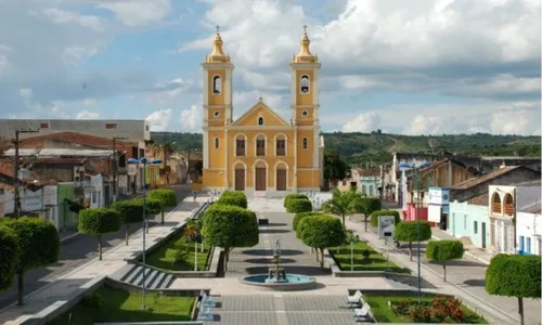 
          Imagem ilustrativa da imagem Pernambuco ostenta o primeiro lugar do País no uso de carros-pipa
          