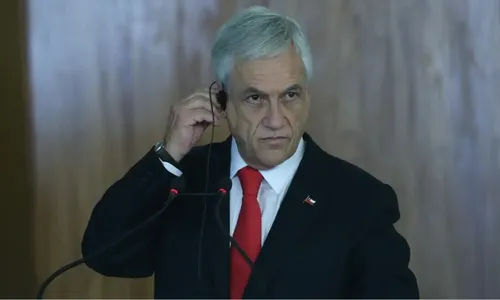 
          Imagem ilustrativa da imagem Piñera não teria conseguido tirar cinto de segurança ao cair na água, diz imprensa
          