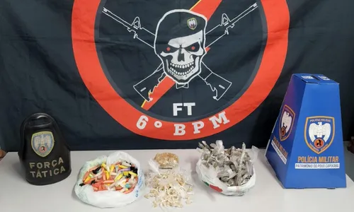 
          Imagem ilustrativa da imagem Polícia Militar apreende drogas escondidas em sobrado na Serra
          