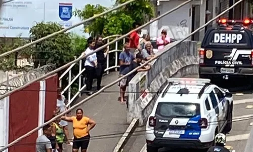 
          Imagem ilustrativa da imagem Polícia investiga morte de idosa de 73 anos em Itapuã
          