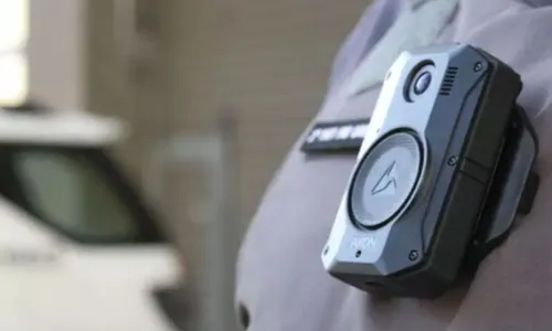 
          Imagem ilustrativa da imagem Policiais usarão câmeras no corpo para se proteger e dar mais segurança aos foliões
          