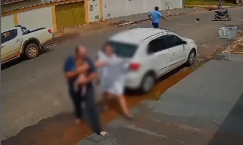 
          Imagem ilustrativa da imagem Policial civil de folga salva bebê que se afogou em banheira em GO
          