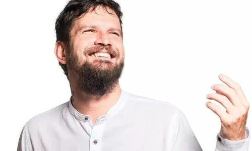 
          Imagem ilustrativa da imagem Pôr do sol deste domingo é com o axé de Saulo
          