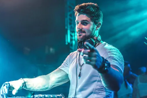 
          Imagem ilustrativa da imagem Pré-Réveillon com Alok e Durval Lelys neste sábado na P-12 em Guarapari
          