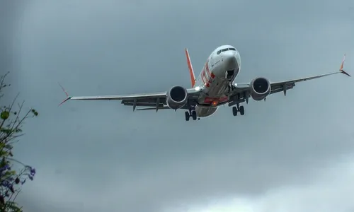 
          Imagem ilustrativa da imagem Preço de passagem aérea dispara e preocupa governo
          