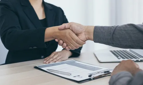 
          Imagem ilustrativa da imagem Prefeitura de Cachoeiro anuncia 370 vagas em concursos públicos
          