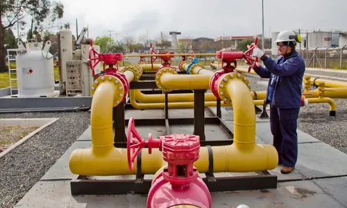 
          Imagem ilustrativa da imagem Projeto de 40 milhões leva gás encanado a Guarapari
          