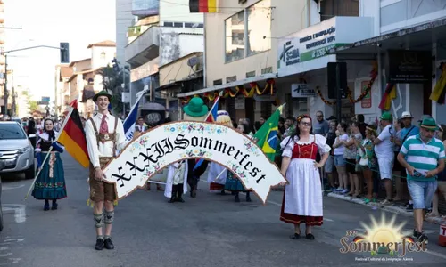 
          Imagem ilustrativa da imagem Quatro dias de festa nas montanhas
          