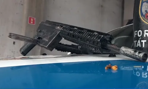 
          Imagem ilustrativa da imagem Quatro suspeitos são presos e um segue desaparecido após ação da polícia em Vitória
          