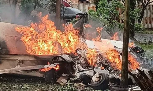 
          Imagem ilustrativa da imagem Queda de avião de pequeno porte deixa 4 mortos
          