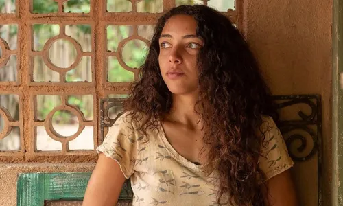 
          Imagem ilustrativa da imagem Quem é Alice Carvalho, a Joana de 'Renascer', que foi chamada de 'feia' pela web?
          