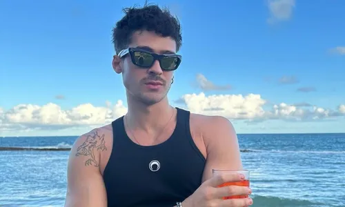 
          Imagem ilustrativa da imagem Quem é João Guilherme, que curte férias em Noronha com Bruna Marquezine
          