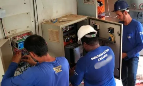 
          Imagem ilustrativa da imagem Raio atinge estação de bombeamento e deixa cidade sem água no ES
          