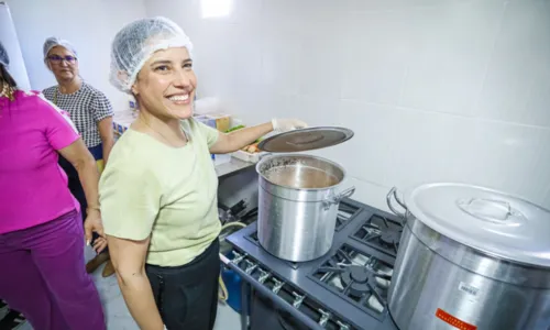 
          Imagem ilustrativa da imagem Raquel Lyra (PSDB) sanciona lei que cria o Pernambuco Sem Fome
          