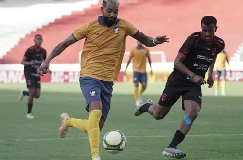 
          Imagem ilustrativa da imagem Retrô avança direto para semifinal do Pernambucano e garante vaga na Série D 2025
          