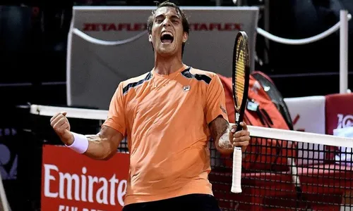 
          Imagem ilustrativa da imagem Rio Open perde medalhões, mas tem recorde de 3 brasileiros nas oitavas de final
          