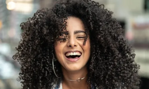 
          Imagem ilustrativa da imagem Rir faz bem à saúde
          