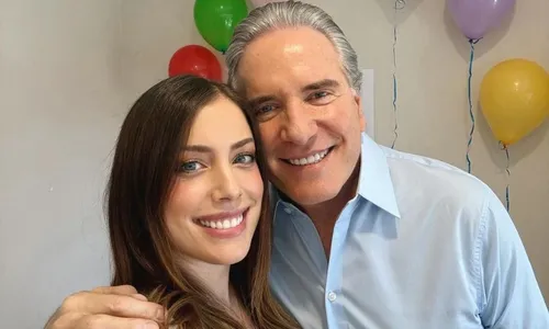 
          Imagem ilustrativa da imagem Roberto Justus envia mensagem para a filha, diagnosticada com leucemia
          