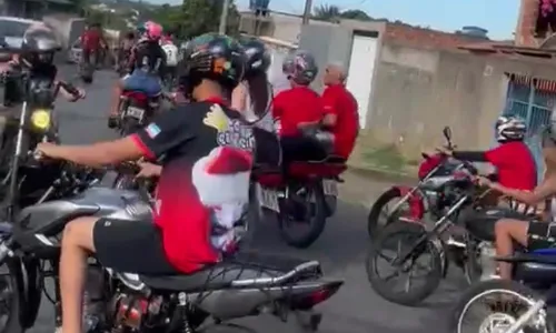 
          Imagem ilustrativa da imagem "Rolezinho" de motociclistas: manobras perigosas e cinco presos na Grande Vitória
          