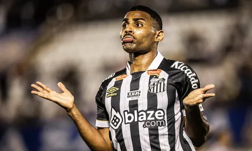 
          Imagem ilustrativa da imagem Santos supera pouca criatividade e bate o Água Santa com gol de Joaquim
          