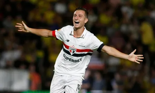 
          Imagem ilustrativa da imagem São Paulo resiste graças a lampejo de Galoppo e empata com Mirassol no Paulistão
          