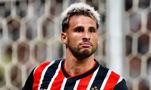 
          Imagem ilustrativa da imagem São Paulo vence Corinthians na Neo Química pela 1ª vez
          