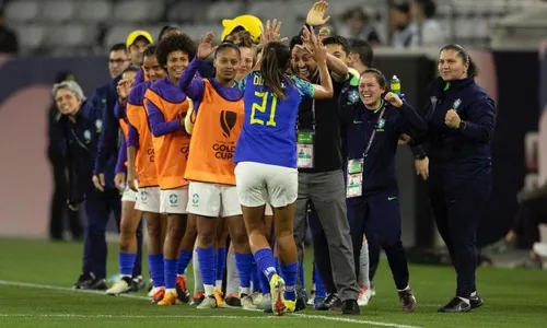 
          Imagem ilustrativa da imagem Seleção derrota a Colômbia por 1 a 0 e se classifica para o mata-mata da Copa Ouro
          