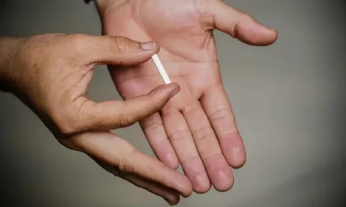 
          Imagem ilustrativa da imagem Sociedades médicas pedem à Anvisa medidas contra o 'chip da beleza'
          