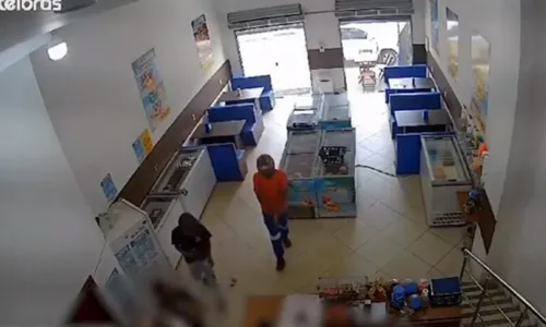 
          Imagem ilustrativa da imagem Sorveteria é assaltada por suspeitos armados em Cariacica
          