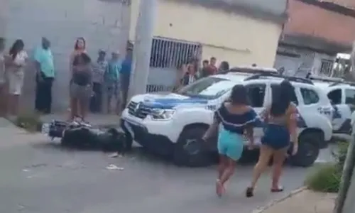 
          Imagem ilustrativa da imagem Suspeito é detido após bater em viatura da PM durante fuga
          