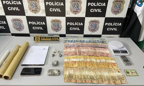 
          Imagem ilustrativa da imagem Suspeito é preso em flagrante entregando drogas em Vila Velha
          