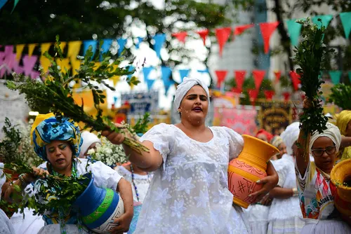 
          Imagem ilustrativa da imagem Tem prévia de Carnaval nesta terça-feira no Recife. Veja a programação
          